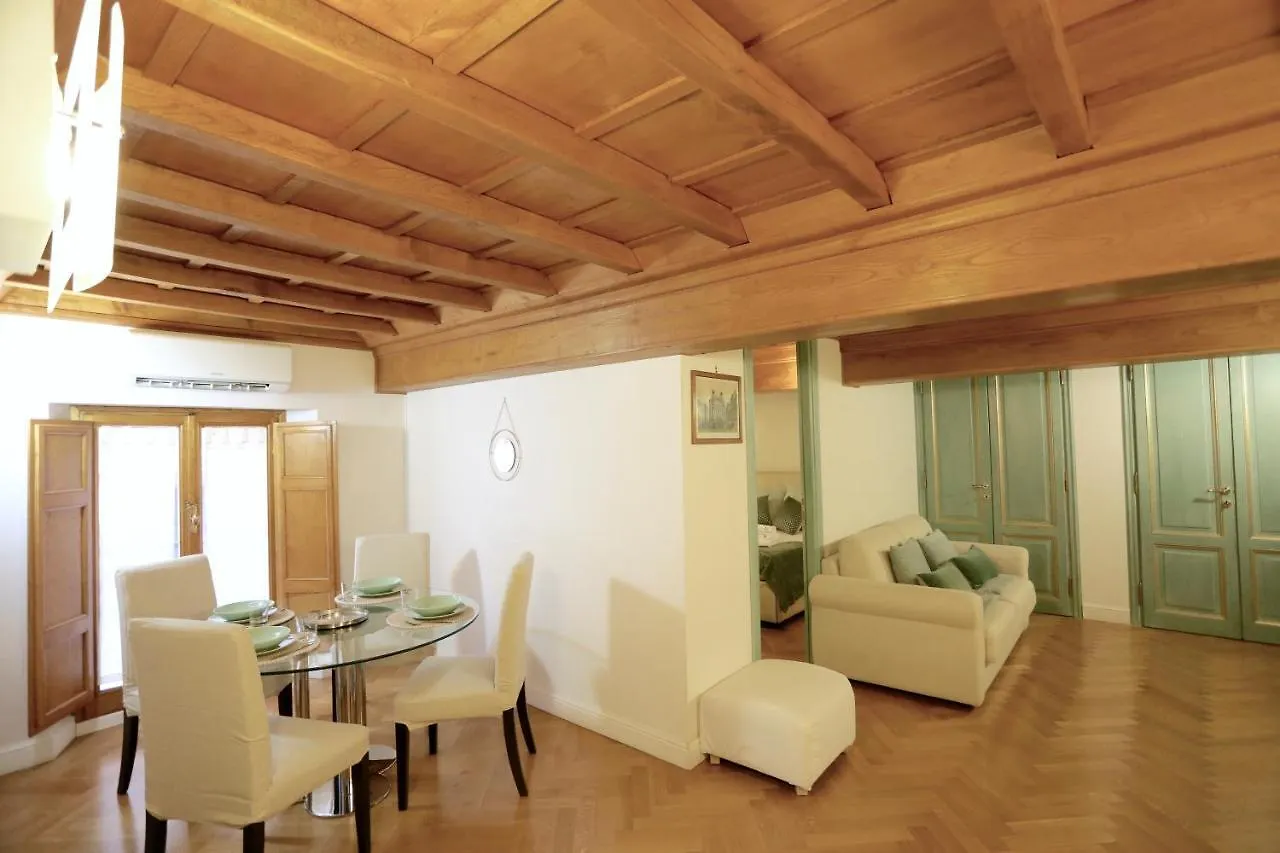 Maddalena 6 - Pantheon Apartment Rome Italy