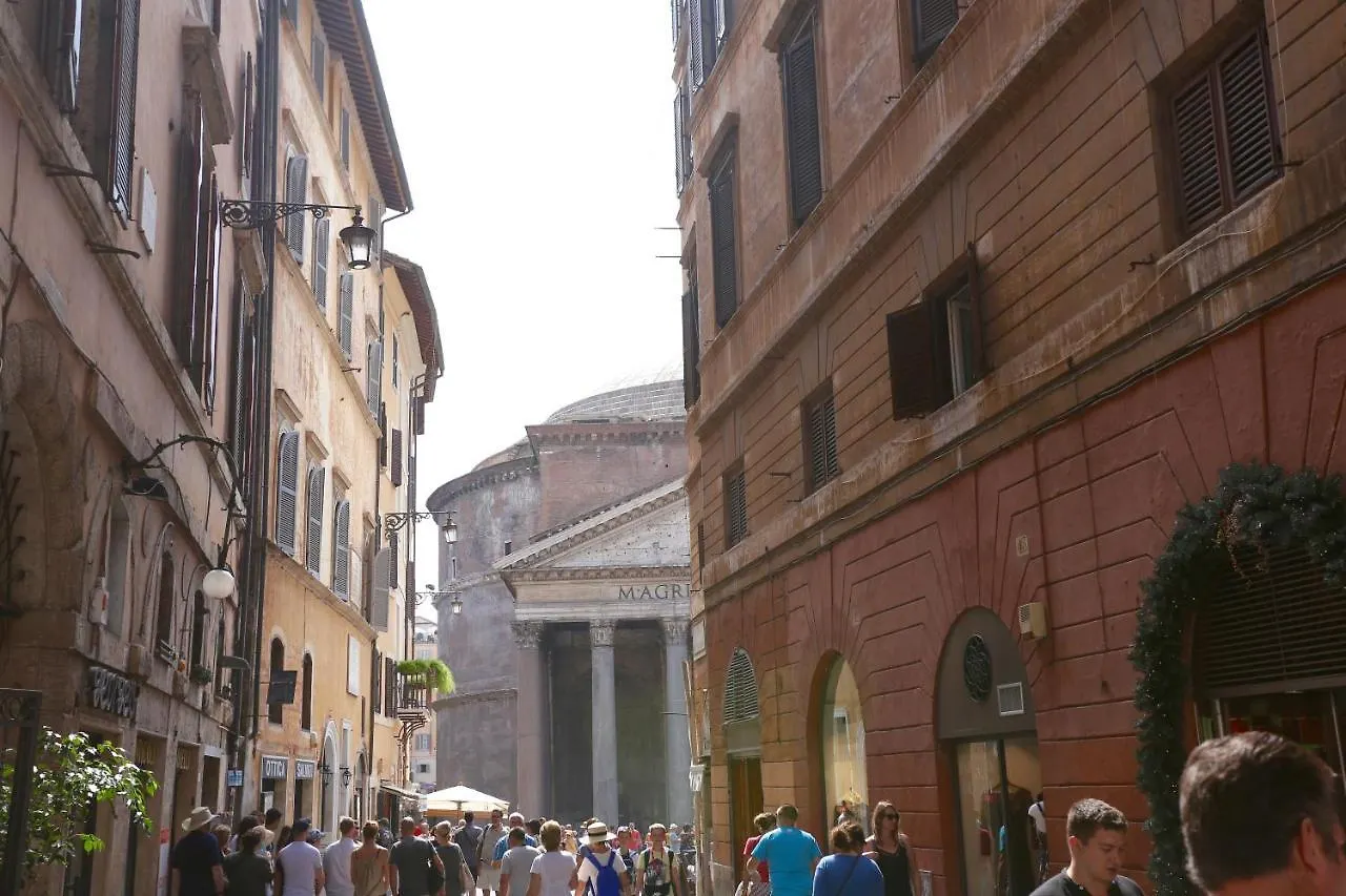 Maddalena 6 - Pantheon Apartment Rome Italy